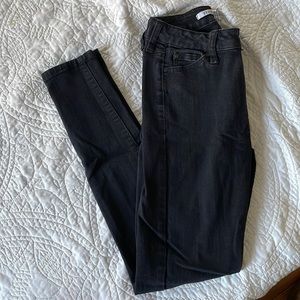 Basic black skinny Jean